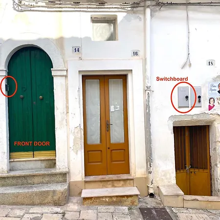 Vakantiehuis 18th Century House With Rooftop In Ceglie *